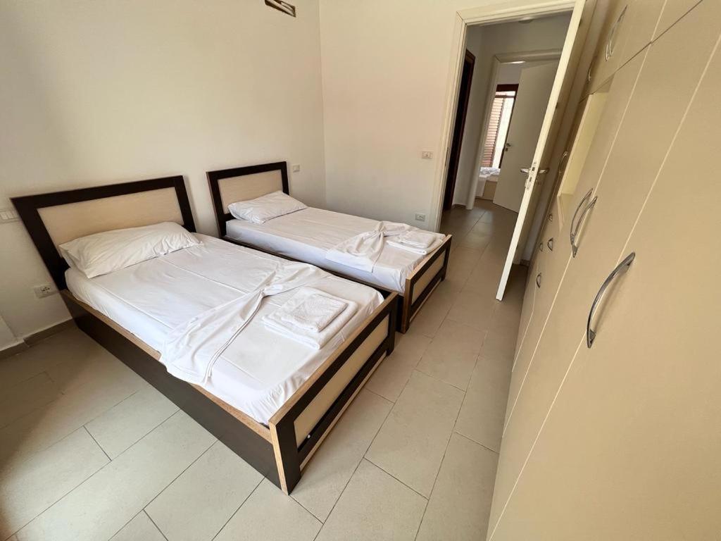 Roel House Villa Sarande Bagian luar foto